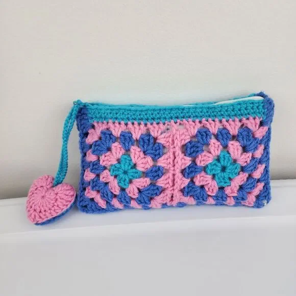 New Handcrafted Crochet Clutch Blue Pink Teal Case Granny Heart Crochet Charm - Picture 6 of 7